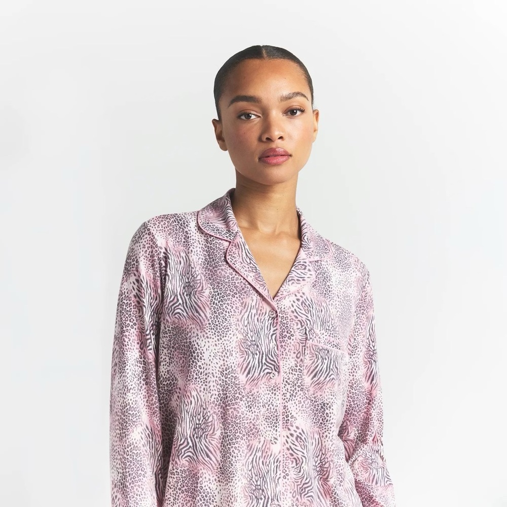 NWT SKIMS long sleeve button up pajama set women's size large animal print - Picture 5 of 13